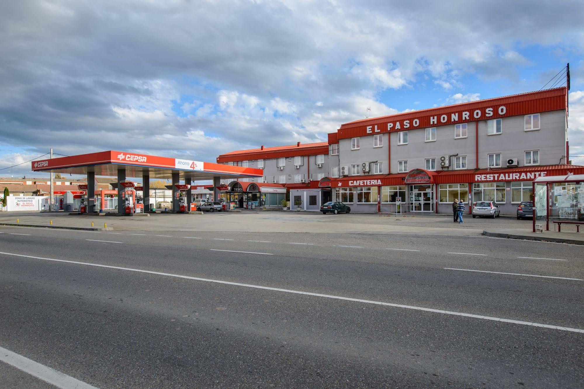 Hotel El Paso Honroso Hospital de Órbigo エクステリア 写真
