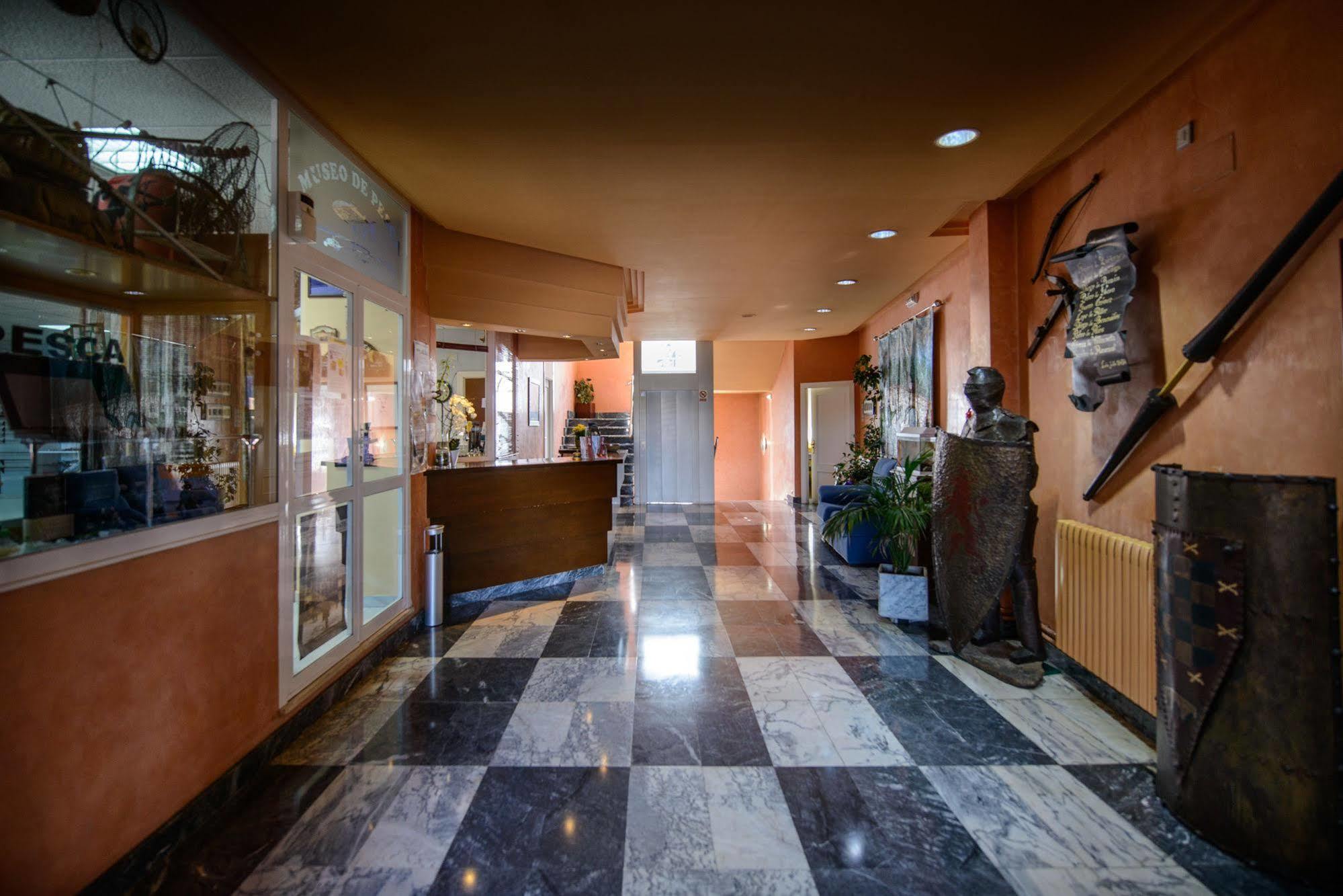 Hotel El Paso Honroso Hospital de Órbigo エクステリア 写真