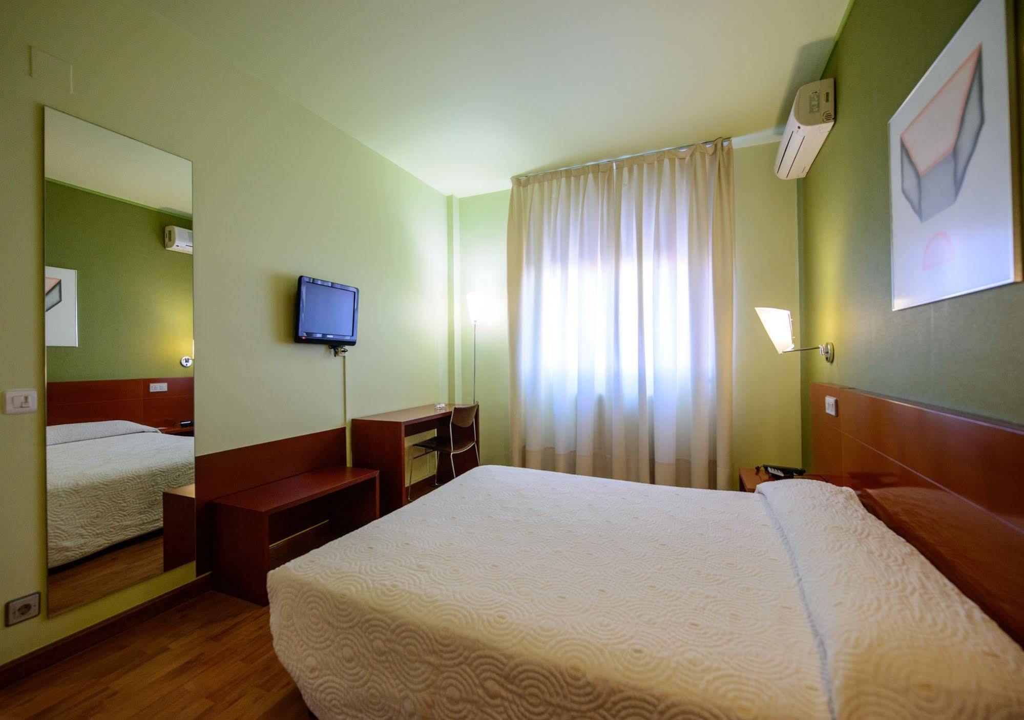 Hotel El Paso Honroso Hospital de Órbigo エクステリア 写真