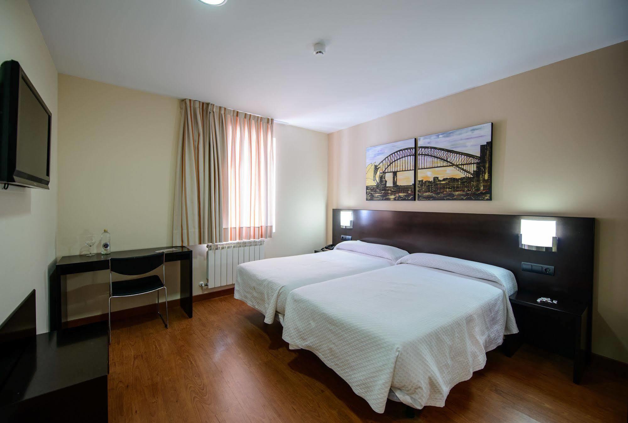 Hotel El Paso Honroso Hospital de Órbigo エクステリア 写真